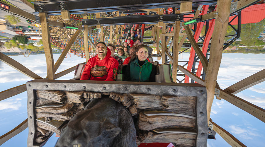 Dad and daughter upside down Wildcat's Revenge