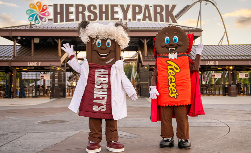Hersh and Reeses in costume during Hersheypark Halloween